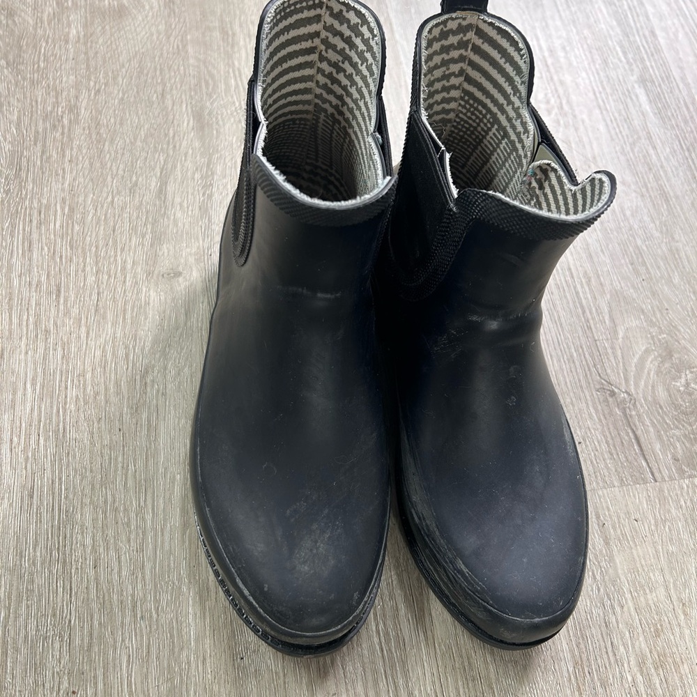 L.L. Bean Black Women's Waterproof Ankle Boots